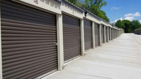 Drive up storage units at 840 Self Storage & Parking at Murfreesboro