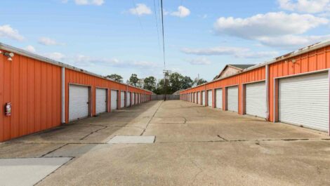 Drive up storage units at Radiant Storage in Baton Rouge