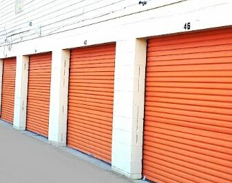 Drive-up units at Copper Safe Storage in Catherine.