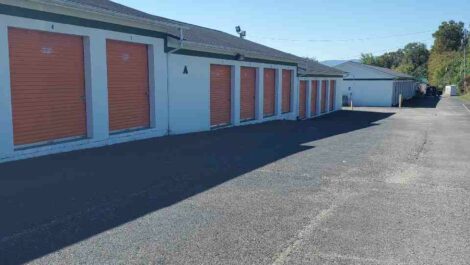 Drive-up units at Copper Safe Storage in Lafollete.
