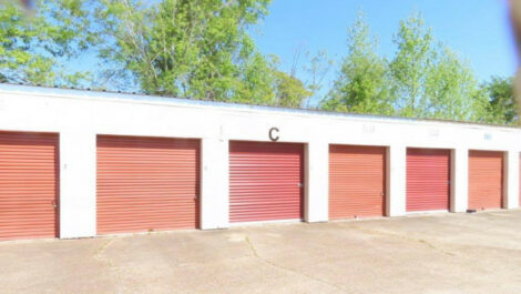 Drive-up units at Radiant Storage in Pascagoula.