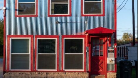 Front of building to Copper Safe Storage in Cleburne.