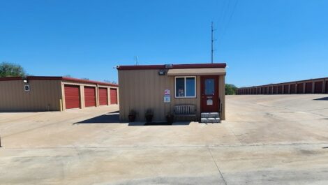 Office and outdoor units at Copper Safe Storage in Crowley.