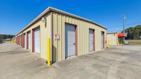 Drive up storage units for Moultrie Route 133 Storage in Moultrie.