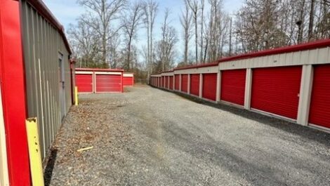Drive up units at Premier Storage of Greenbriar.