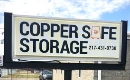Signage for Copper Safe Storage 334-553-2100 in Selma, AL.