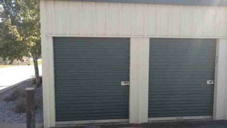 Drive-up units at Storage4Defuniak.