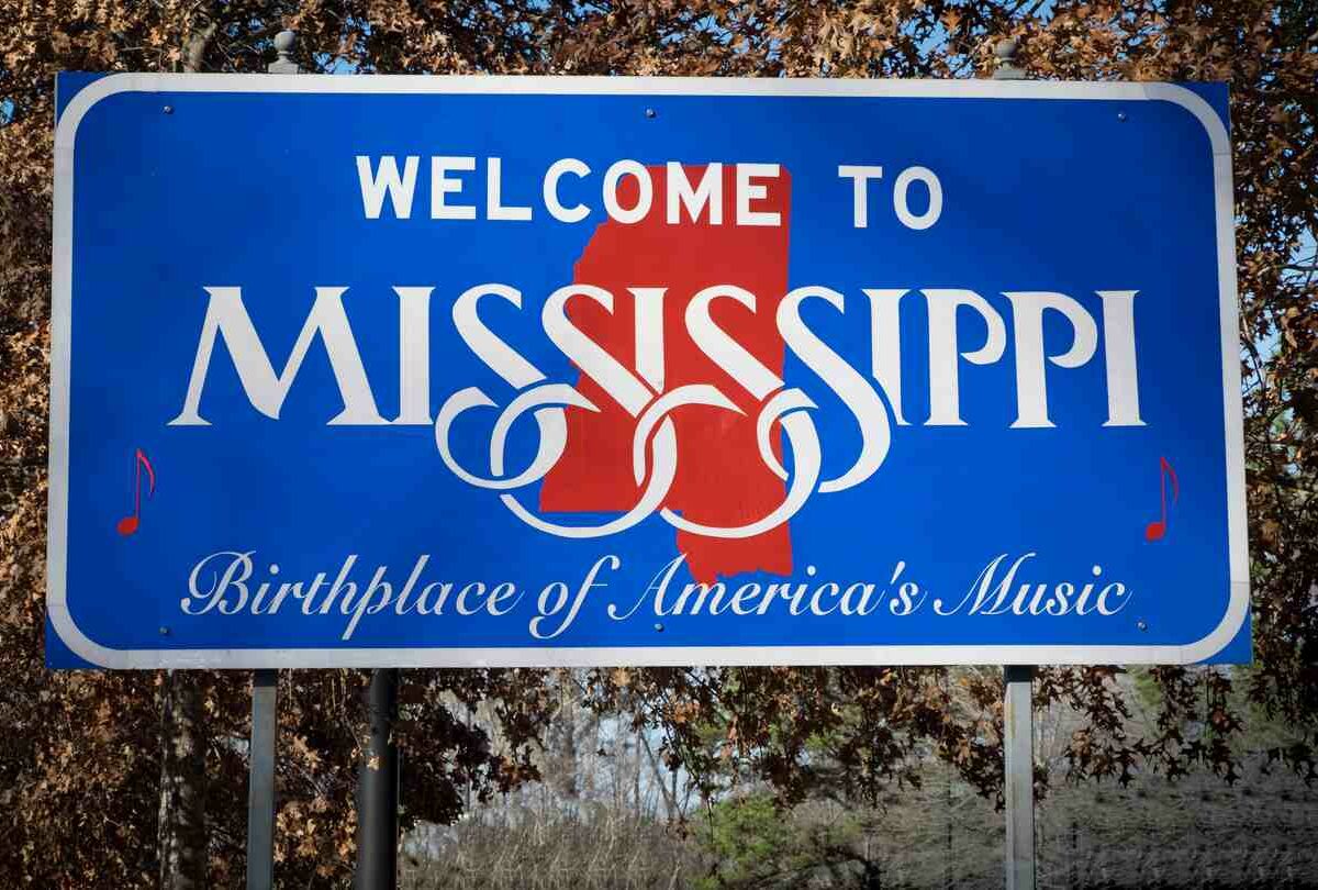 Welcome to Mississippi road sign.