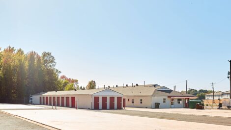 Overview of Jacksonville Mini Storage facility.